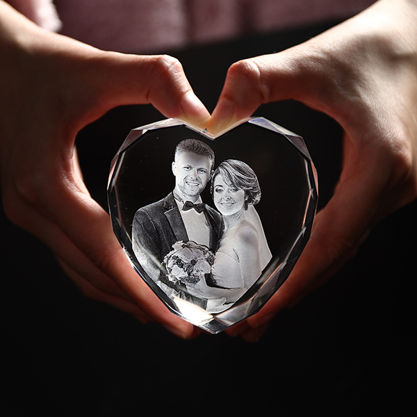 Engraved 3D Crystal Heart Keepsake